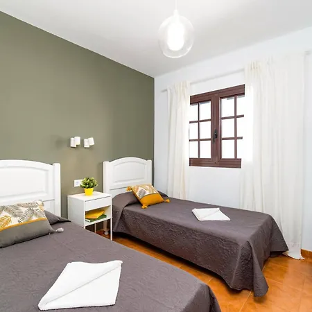 Christine By 빌라 티아즈