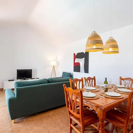 Christine By 빌라 티아즈